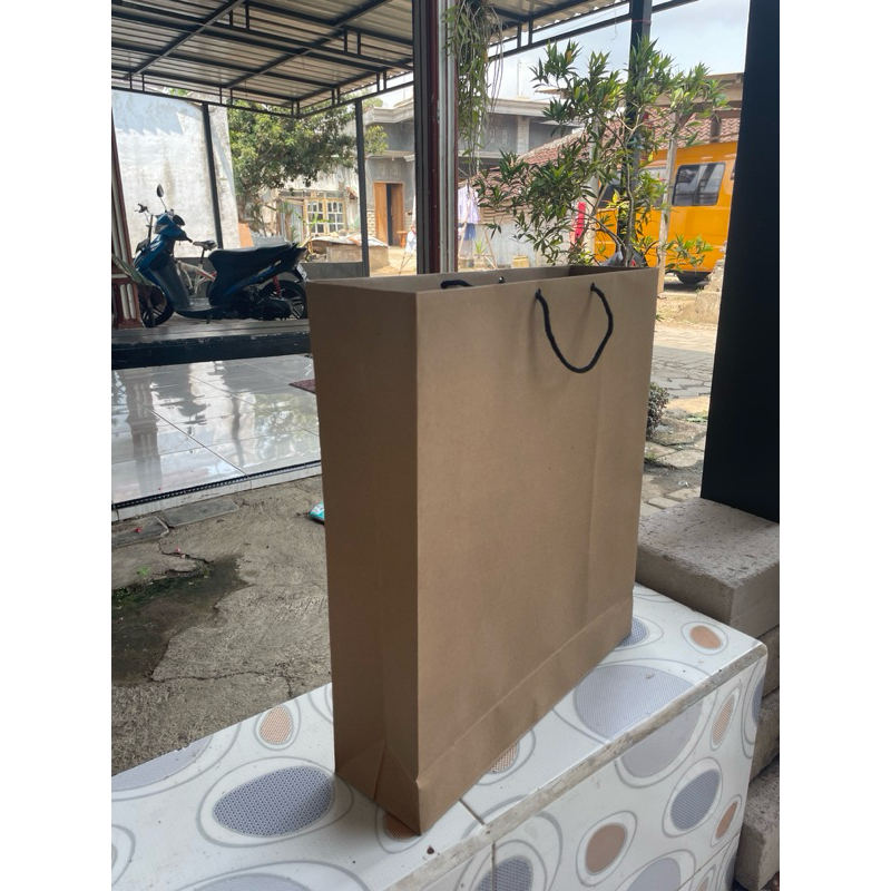 

Paperbag polos coklat ukuran 35x10x40#shoppingbag terlaris paket isi 12 pcs