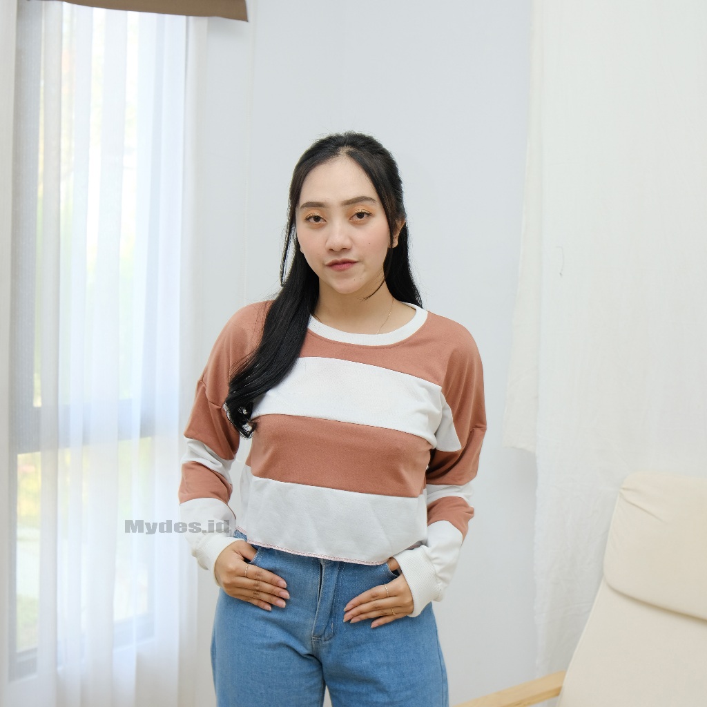 Sweater Strip Oversize Crop Top Sweater Strip Wanita - Kaos Wanita Model Strip Crop Top Pasti Promo