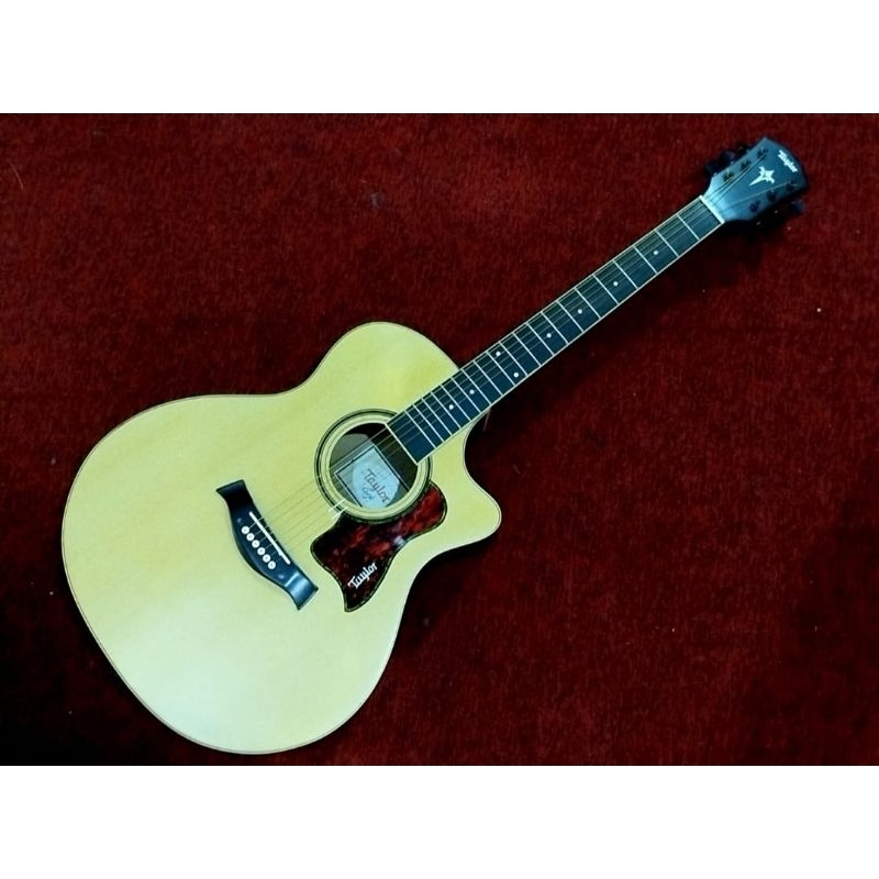 Gitar taylor premium natural