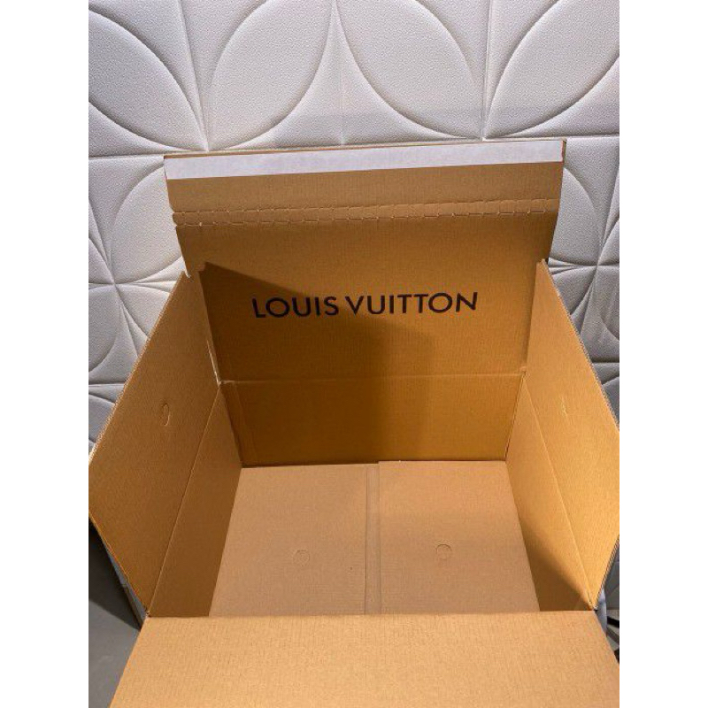 

Box Cover Box LVi