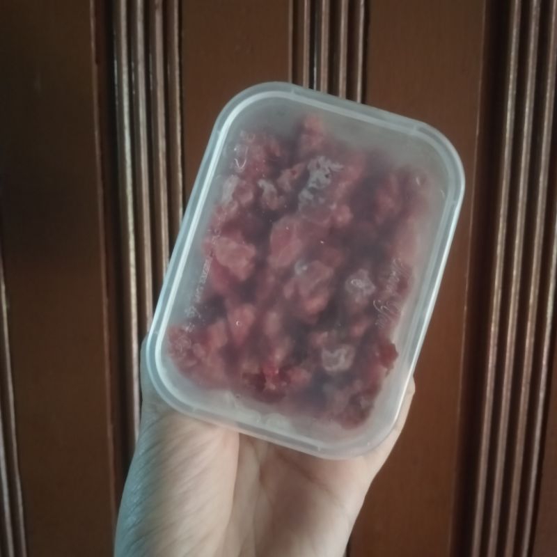 

Daging sapi giling lokal