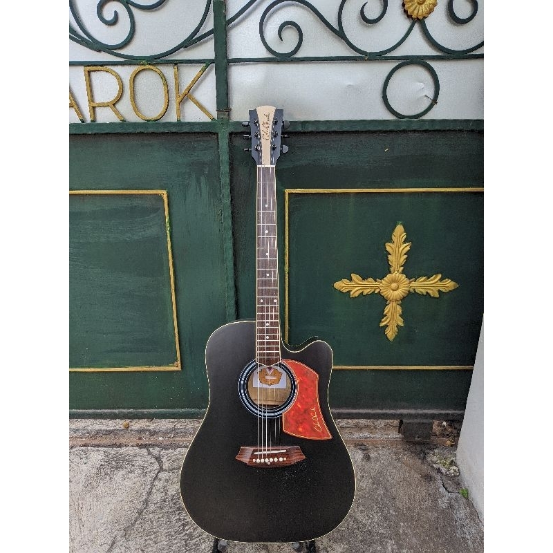 Gitar Akustik Jumbo Colwklark Rangka Silang Tanam Besi Aktif Dryer Glover Hitam