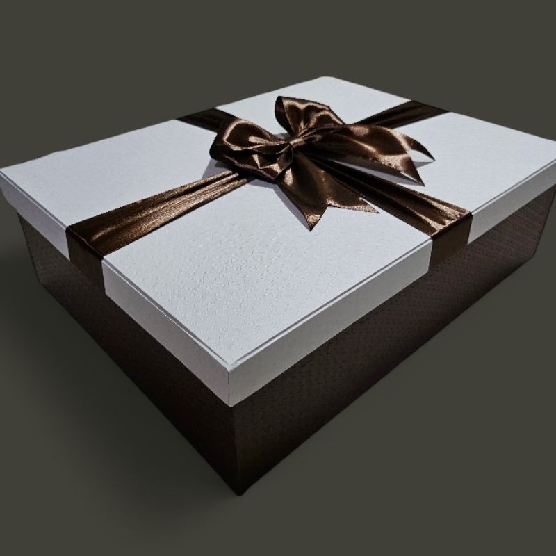 

HARDBOX KOTAK KADO EXCLUSIVE 40x30x12CM