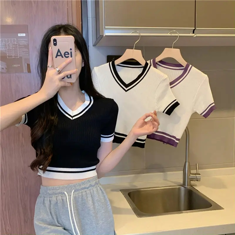 DALLAS CROP TOP V NECK RIBLE / Atasan Wanita Trendy / Baju Crop V Neck Terbaru