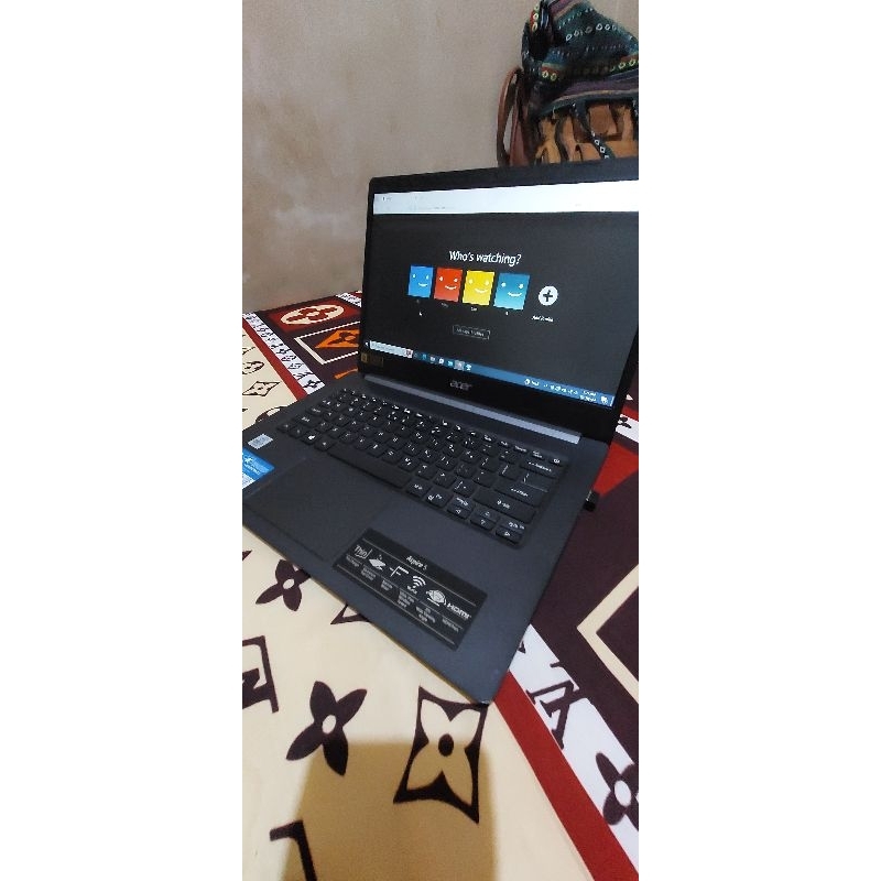 Acer Aspire 5 A514 Gen 10 Intel core i3-1005G1 
