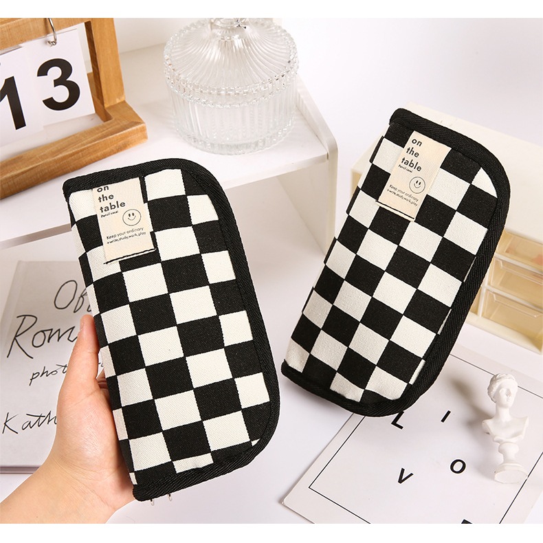 

NEW!!! Tempat Pensil Besar Kanvas/Kotak pensil kotak-kotak hitam putih berkapasitas /kotak alat tulis Tas Penyimpanan