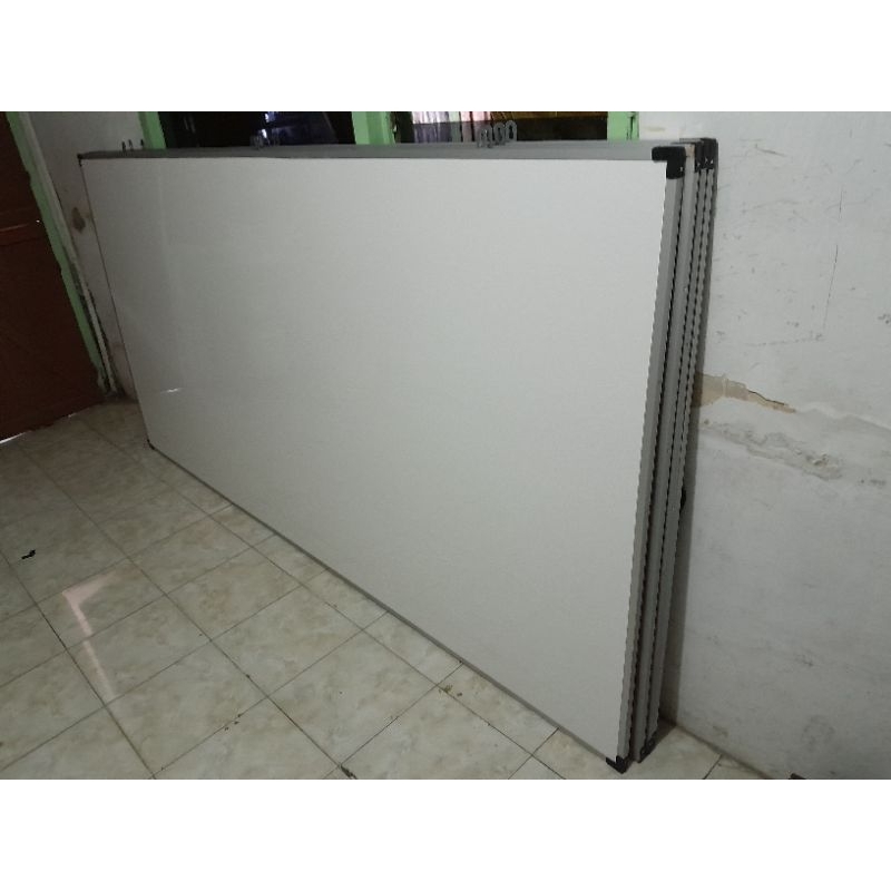 

WHITEBOARD/PAPAN TULIS PUTIH 240cm × 120cm