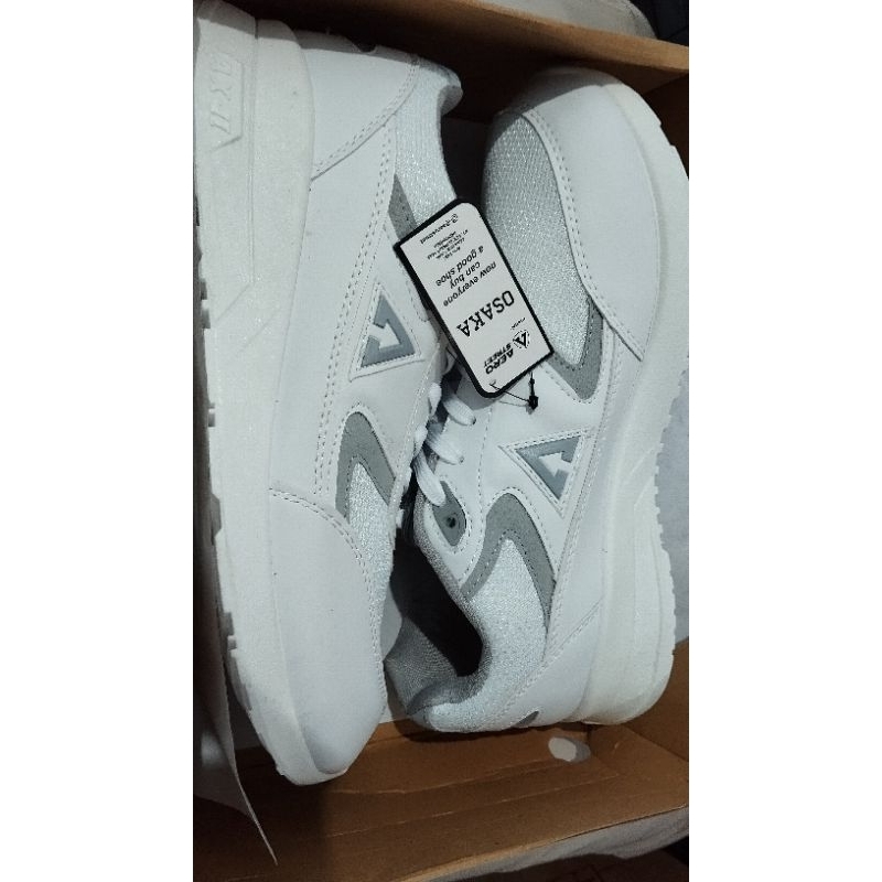 Sepatu Aerostreet Osaka Putih BNIB size 43