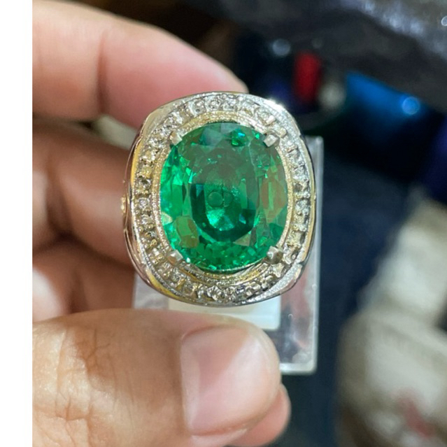 GREEN AQUAMARINE