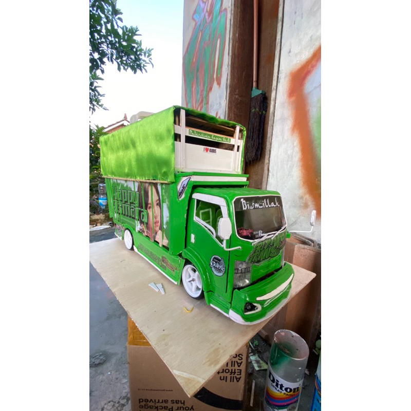 Miniatur truk Isuzu elf nmr71 giga skala 14 mbois terpal krodong velg racing wpl D12