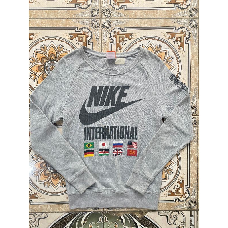 crewnek Nike grey internasional
