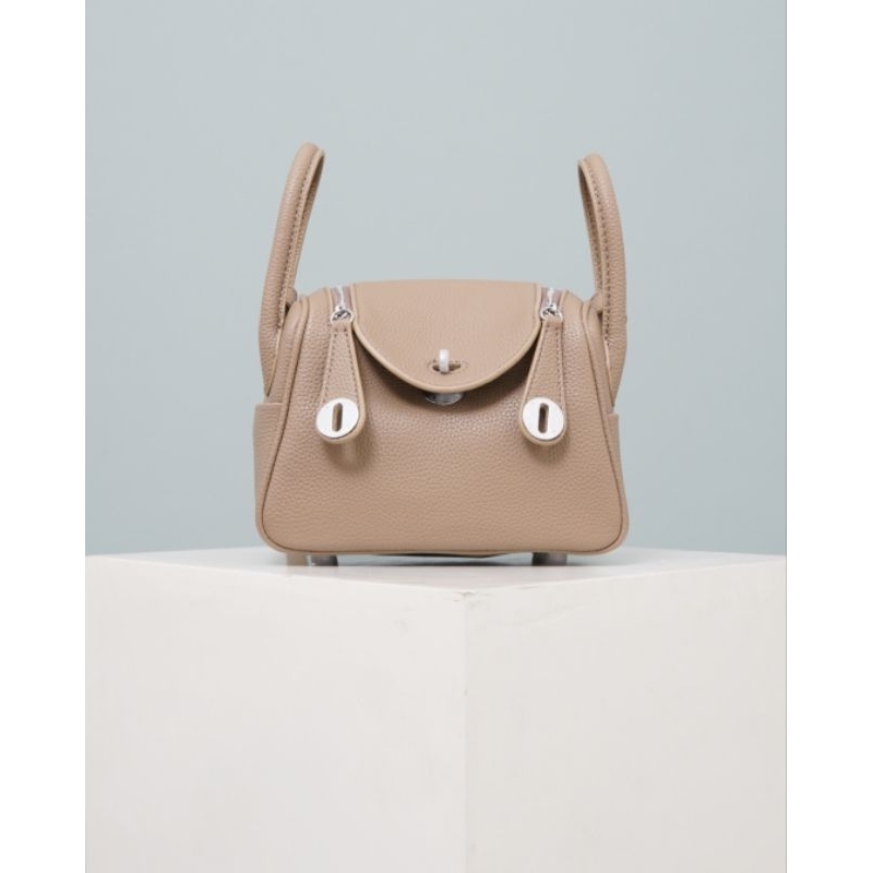lindy bag khaki