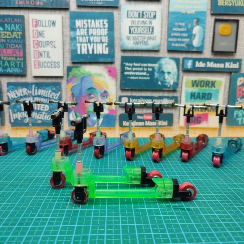 Miniatur Scooter Lucu Dari Korek Bekas