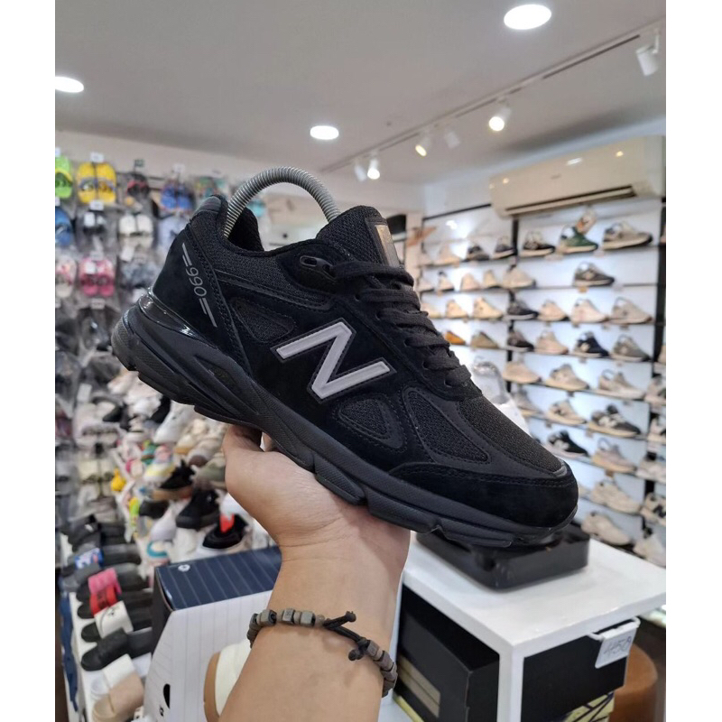 new balance 990 V4 black