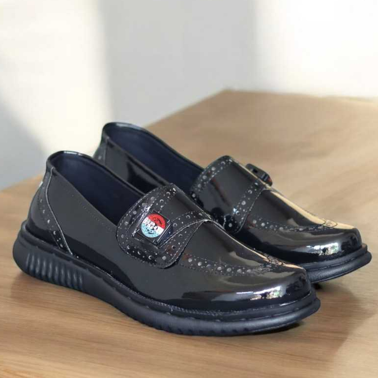 VERSACE Sepatu Slip On Pantofel Casual Formal Kulit Lark Sintetic Hitam Pria Slop Moccasin Lark Glos