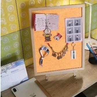 

Papan Gabus Warna Orange Ukuran 30x40CM Untuk Tempel Catatan Note / Foto, Papan Buletin, Papan pengumuman Mading, Push note, pin board, corkboard