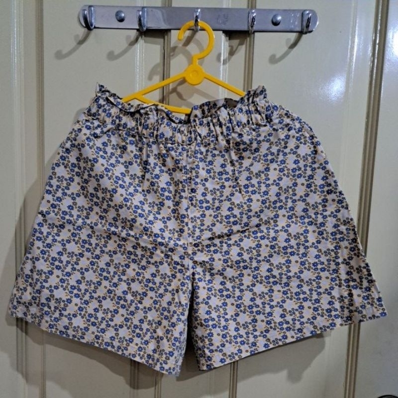 CELANA PENDEK ANAK PEREMPUAN MEREK UNIQLO