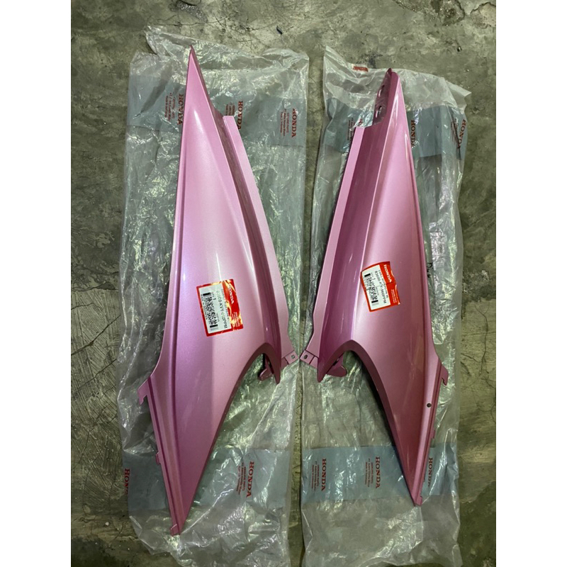 83600-KVY-960PPM 83500-KVY-960PPM Cover Body Samping Kiri Kanan Honda Beat Karbu ori Original Pink