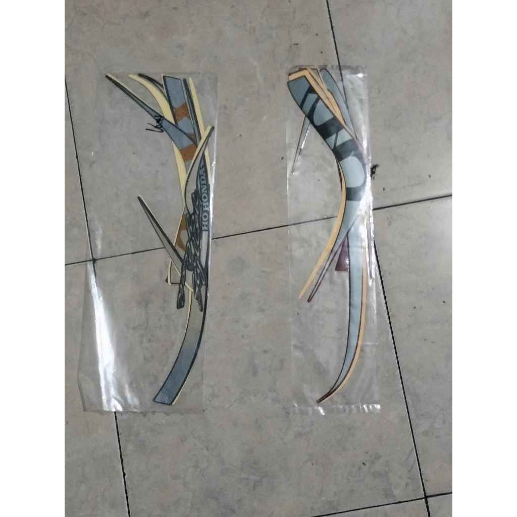 STRIPING SCOOPY STYLISH THN 2020-2021