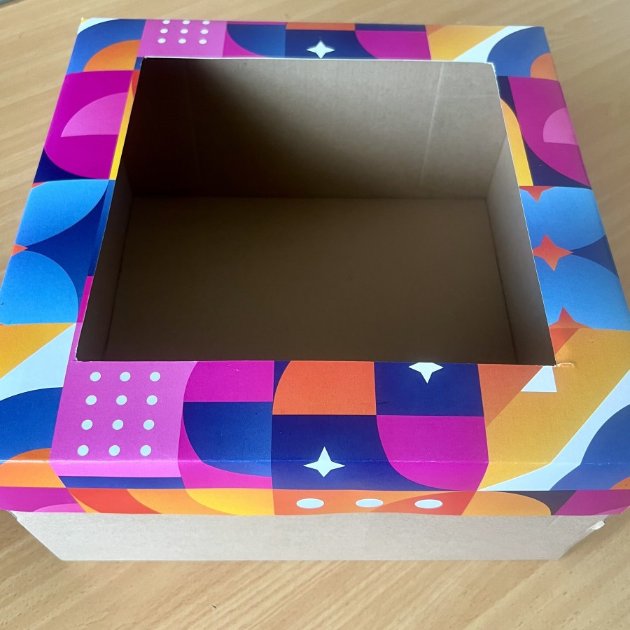 

( 5 Pcs ) Dus Packaging Brownies Kotak Kue Box Hampers Hajatan Tema Rainbow Jendela Mika Ukuran 25 x 25 x 18 cm
