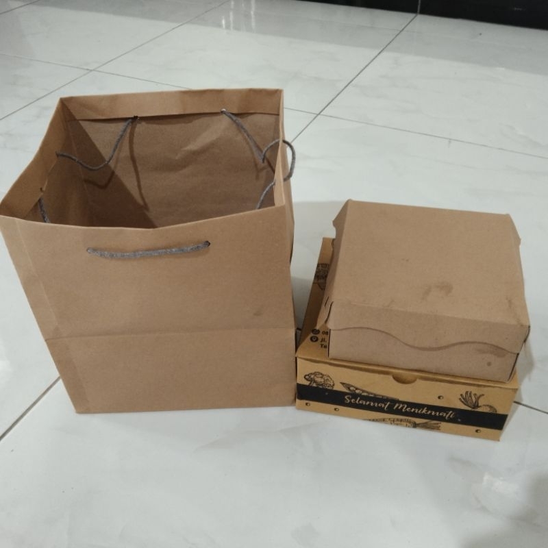 

Paper Bag R10K coklat polos uk. 22x21x25