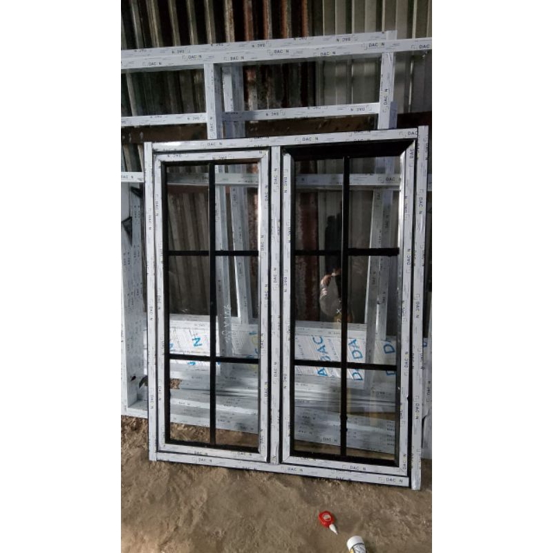 Jendela Aluminium Ornamen 2 daun jendela Ukuran 120x150 (Free packing kayu)