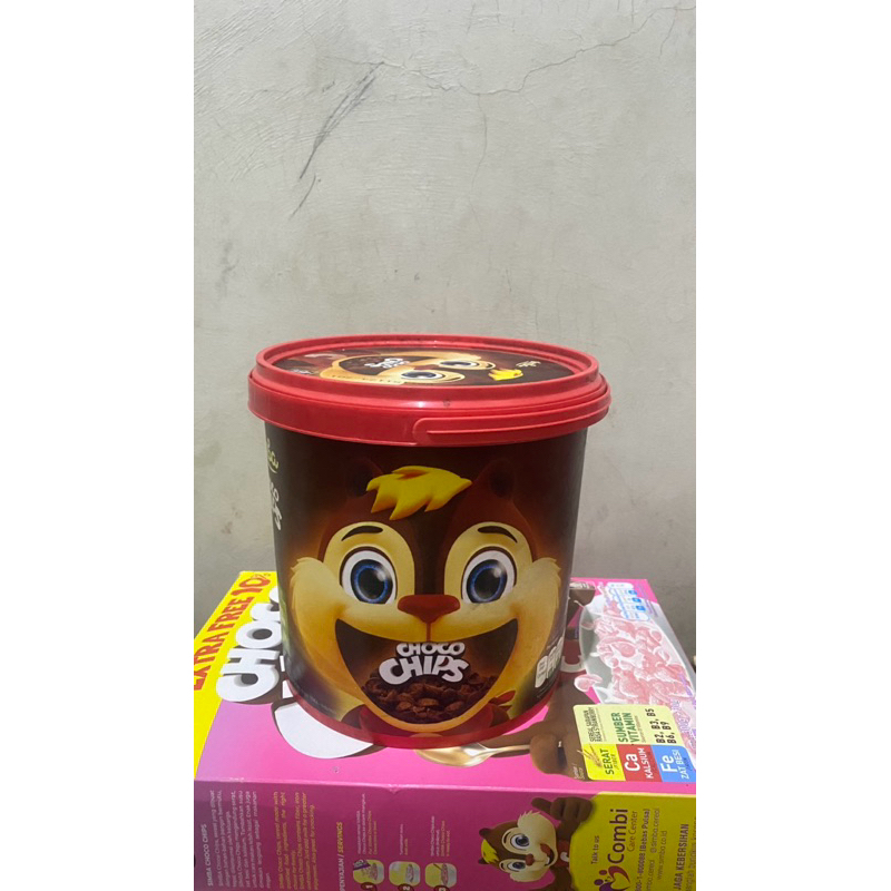 

simba choco chips sereal jar