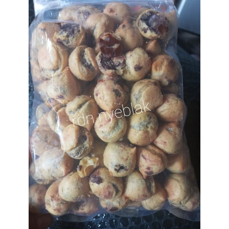 

1kg soes manis kue soes coklat lumber