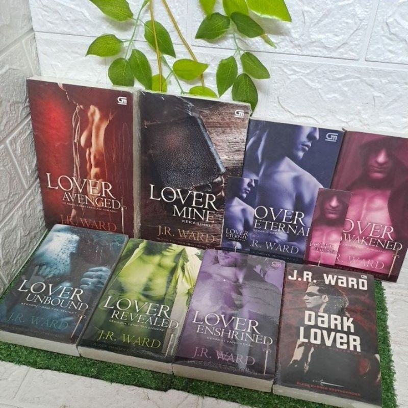 NOVEL BLACK DAGGER BROTHERHOOD BY J.R. WARD / JR WARD / J.R.WARD SET