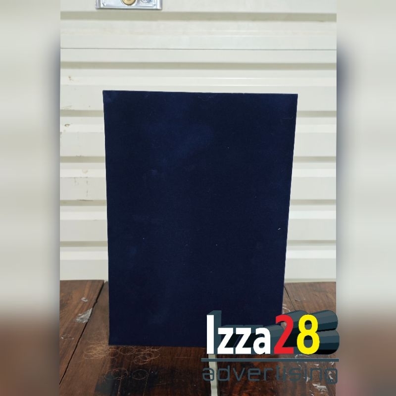 

map sekolah map upacara bahan beludru warna biru Dongker atau navy ukuran F4 atau A4