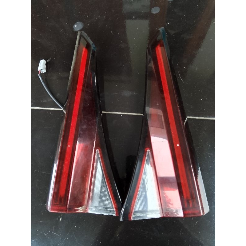 stoplamp lampu bagasi LED Avanza Xenia 2022 original