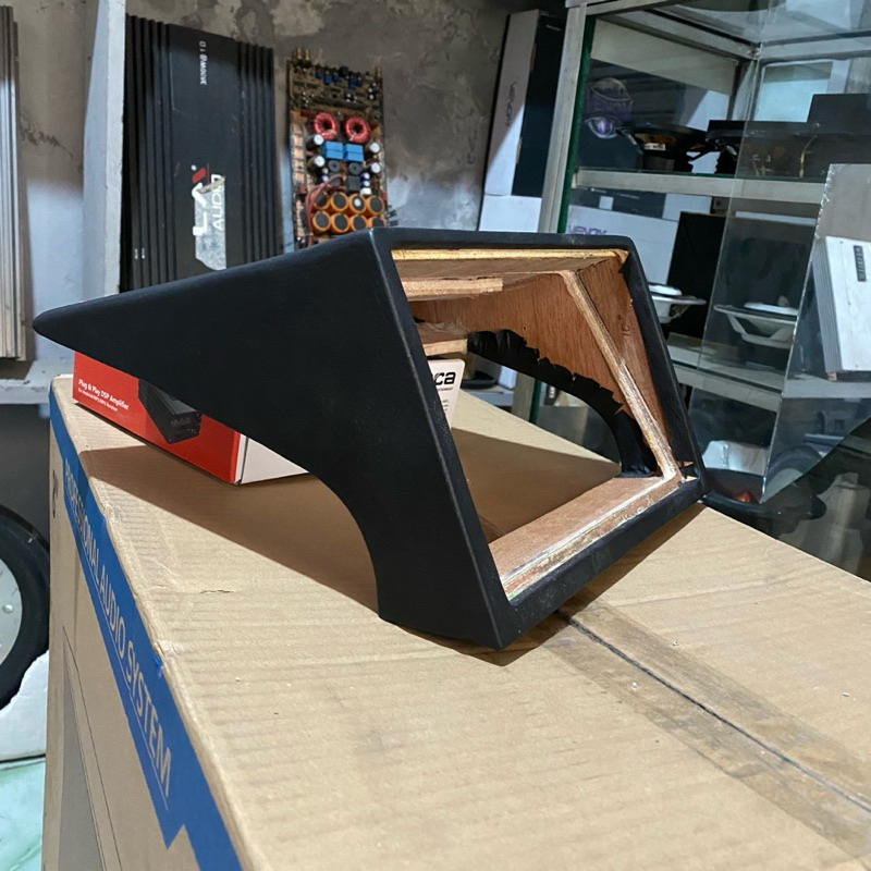 Dudukan head unit android 9inch Frame head unit android 9 inch untuk SUZUKI FUTURA LAMA