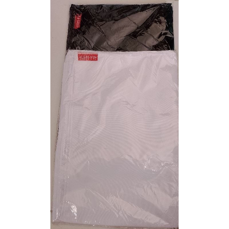 Hijab sekolah hitam dan putih --- Hijab syar'i