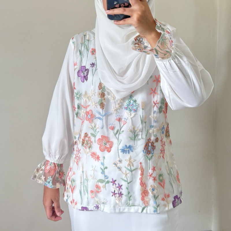 Amara Blouse | Blouse Tile Garden | Blouse Brukat | Atasan Wanita Motif Bunga | Brokat Kondangan