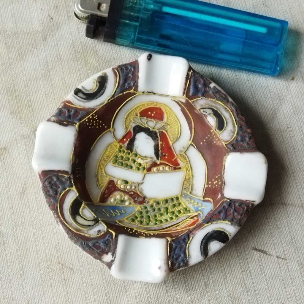 Pajangan Vintage Asbak Keramik Satsuma Kutani Japan