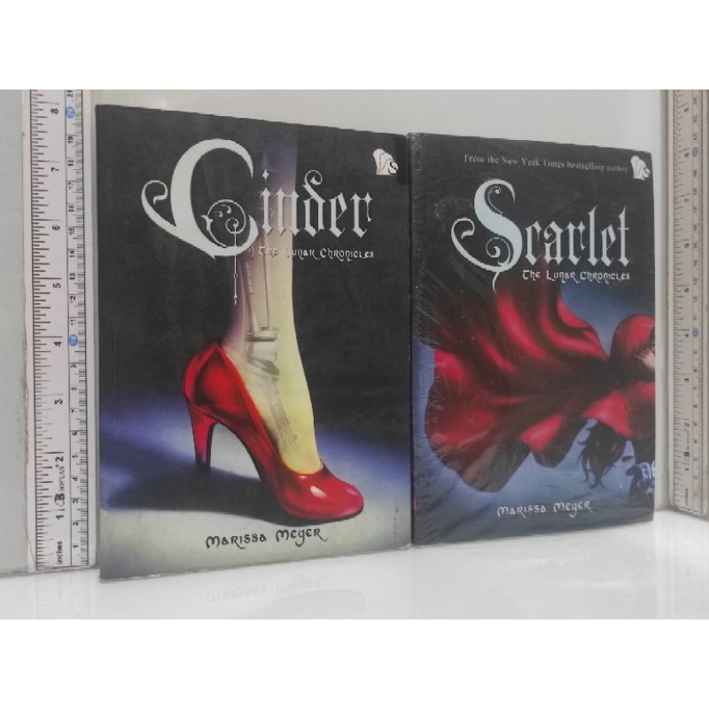 Marissa Meyer Cinder , Scarlet