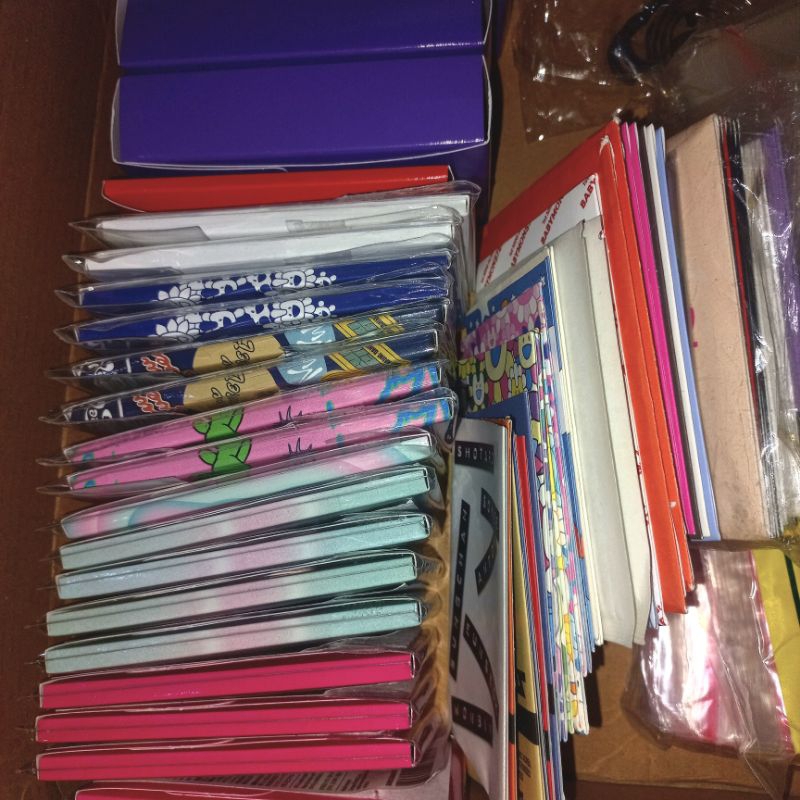 ENVELOPE NEWJEANS LINE FRIENDS SUPERNATURAL HOW SWEET STRAY KIDS TWICE