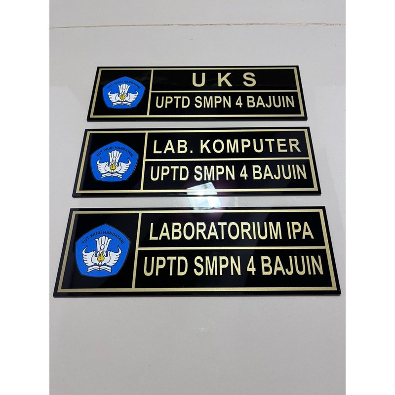 

Papan Nama Ruangan Kelas / Kantor