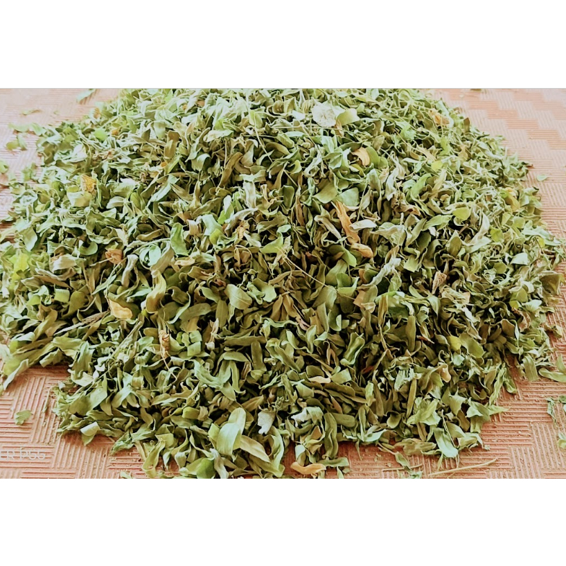 

DAUN JAYANTI KERING ALAMI / Natural dried jayanti ( Sesbania sesban ) leaves