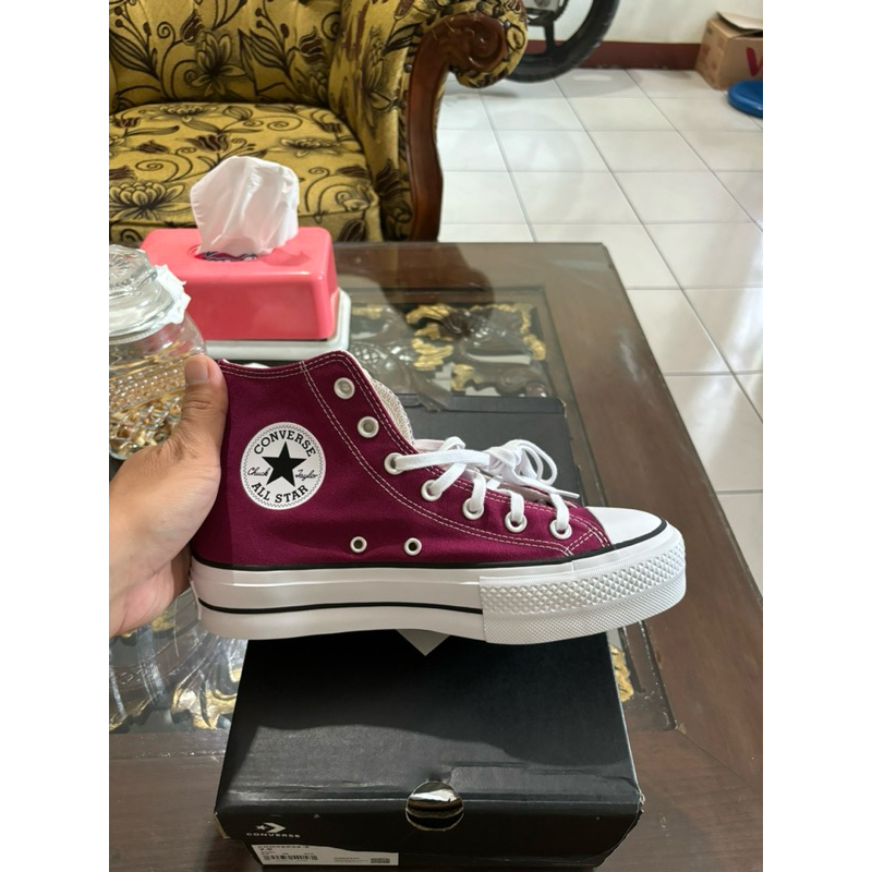 converse maroon