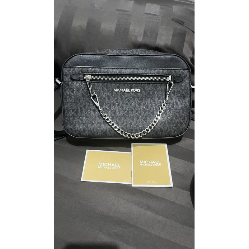 Michael Kors--- Jet Set Medium Black Preloved