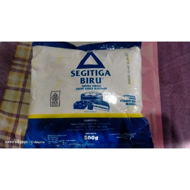 

tepung terigu segitiga biru 500gram