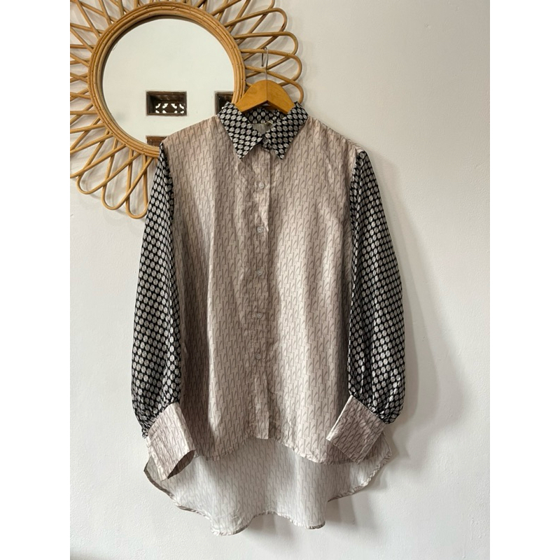 preloved blouse Vanilla Hijab monogram