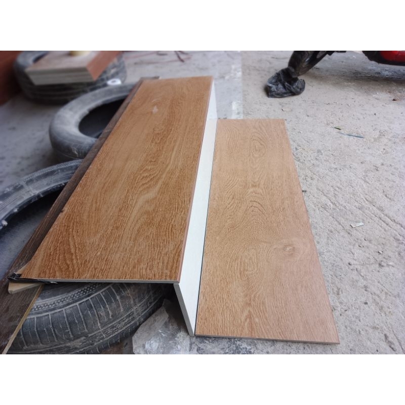 GRANIT TANGGA UKURAN 30x100+20x100 STEPNOSING MOTIF KAYU