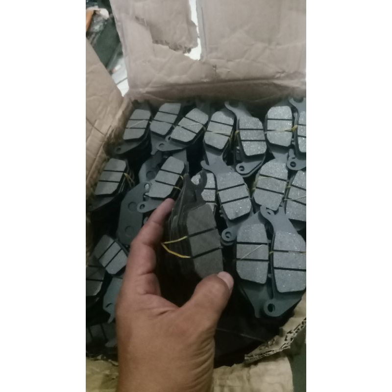kampas rem depan spin125 diskpad spin kampas rem depan Suzuki spin 125 original lost pack