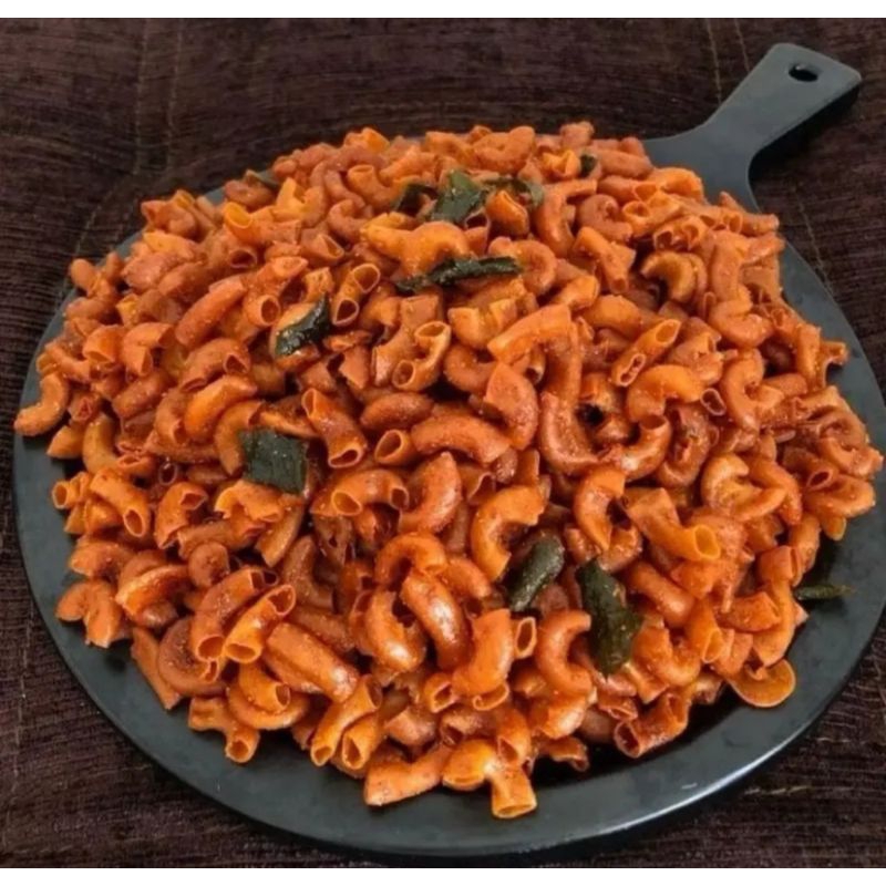 

500Gram Makaroni Kriuk Renyah Extra Pedas daun Jeruk/ cemilan instan