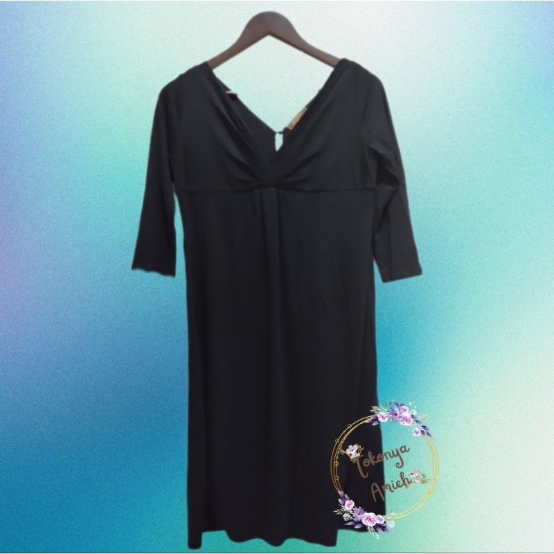 Dress hitam elegan