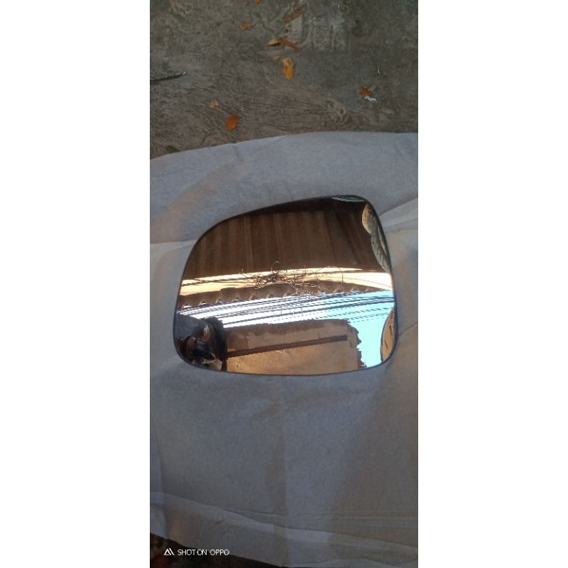 kaca spion mobil suzuki x over sebelah kiri, kaca nya aja tanpa fram