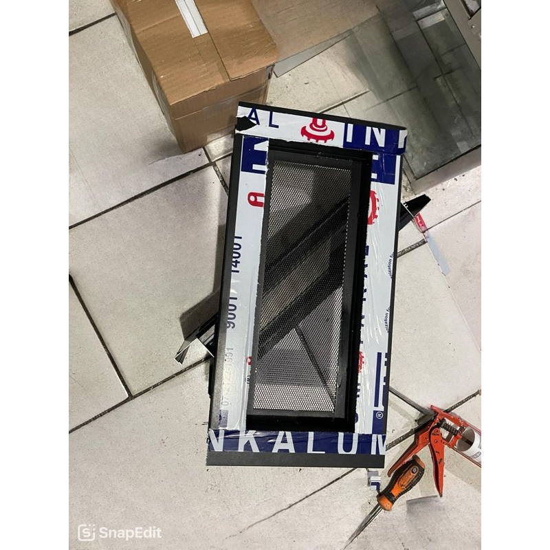 TYR LOSTER ALUMINIUM lubang angin + kasa nyamuk parabola anti karat 20 x 60 cm Free dus dan