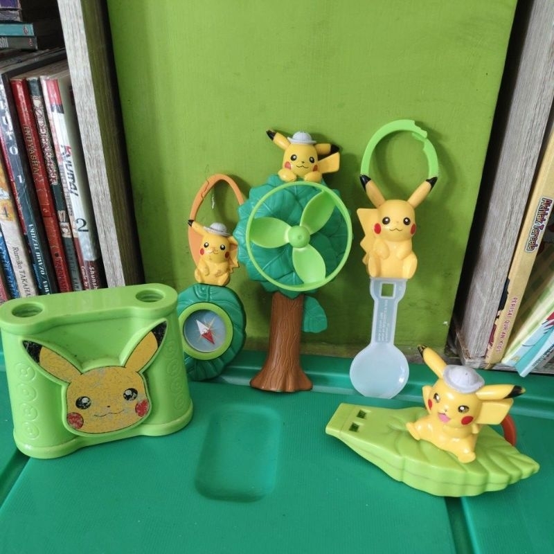 figure pokemon peralatan set